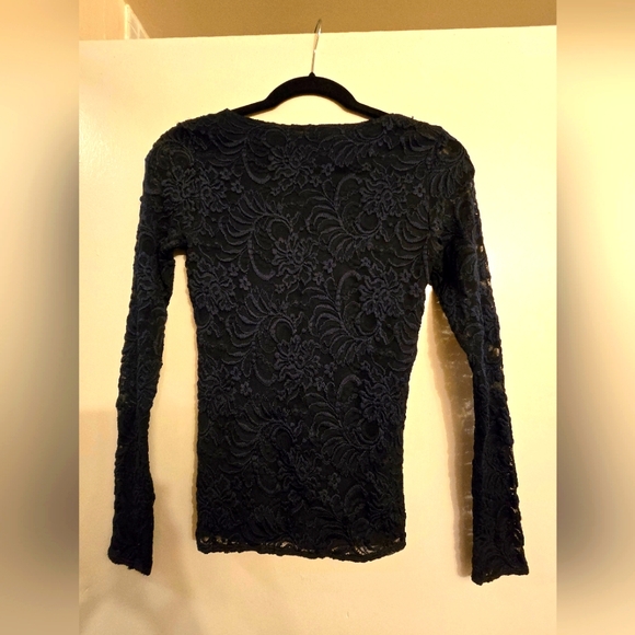 Abercrombie and Fitch Lace top - Picture 2 of 3